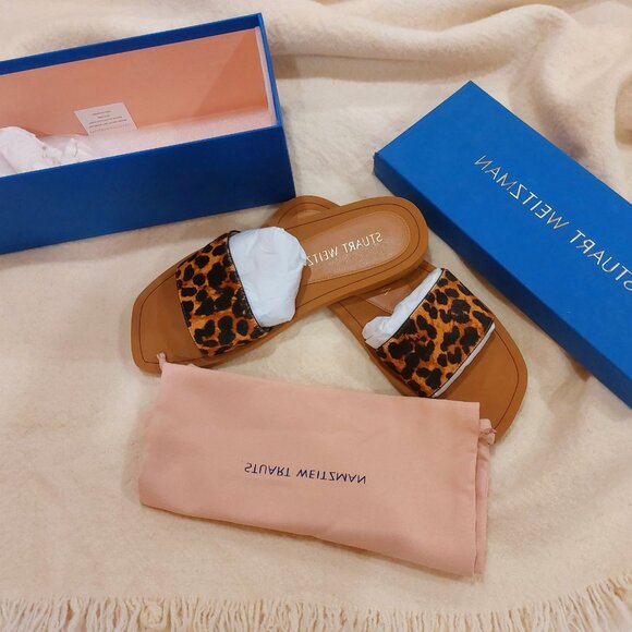 Stuart Weitzman Leppard print sandals -40/10 - Picture 2 of 3